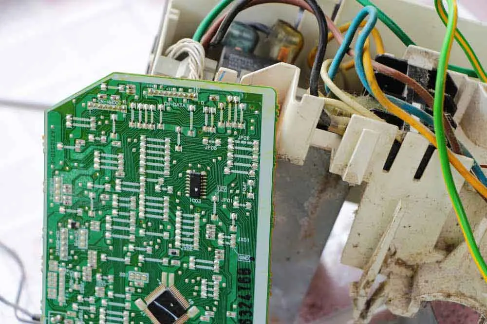 Why Control Board Issues Are Often Misdiagnosed in AC Systems